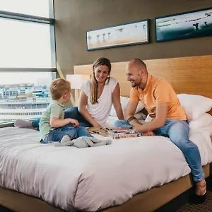 Hyatt Place Amsterdam Airport מלון